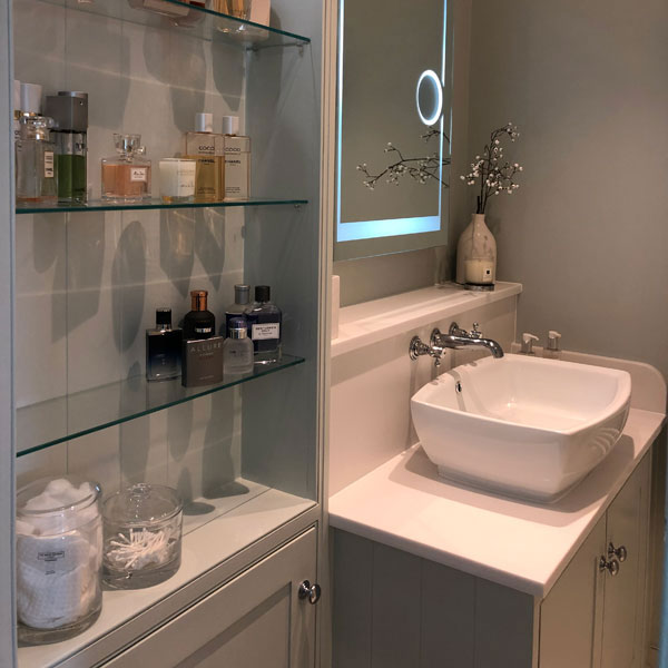 Modern bathroom shelving